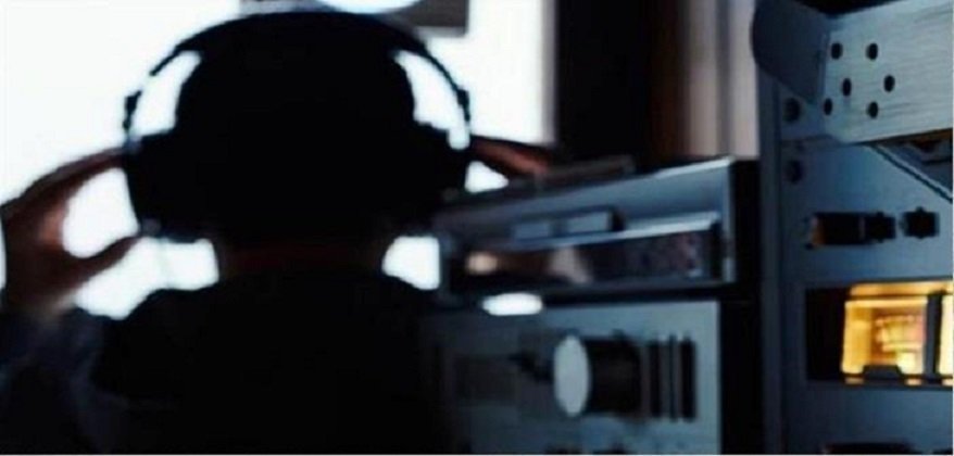 There is no oversight on Intelligence Service surveillances