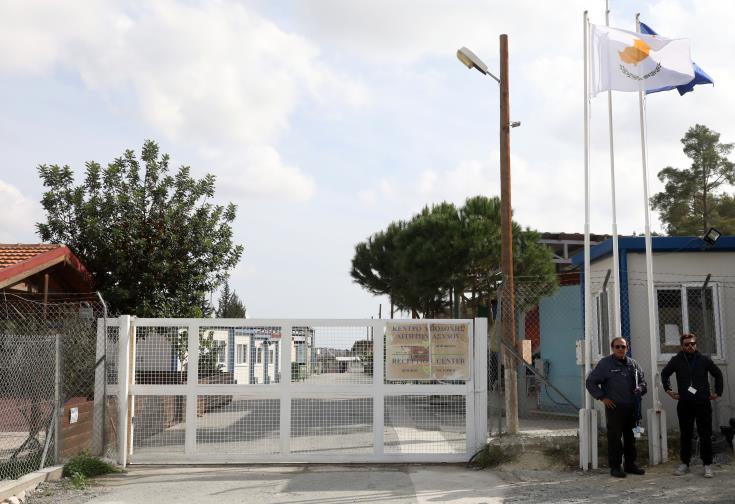 400 migrants in Cyprus relocated through IOM programmes | en.philenews.com