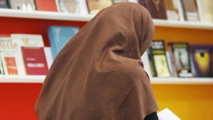 Party proposes prohibiting Islamic attire in schools