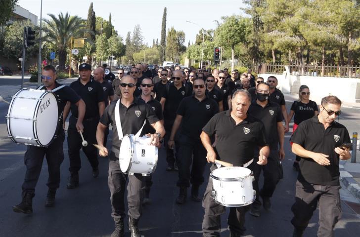 Prisonguards