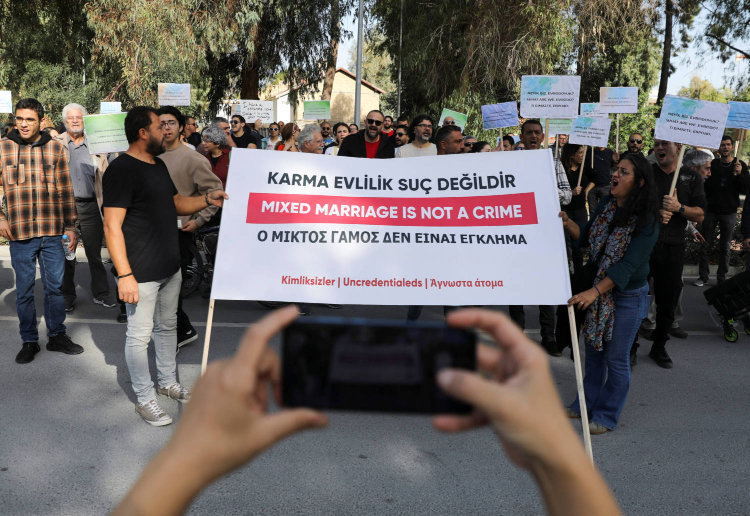 Turkish Cypriots protest over lack of formal IDs | en.philenews.com