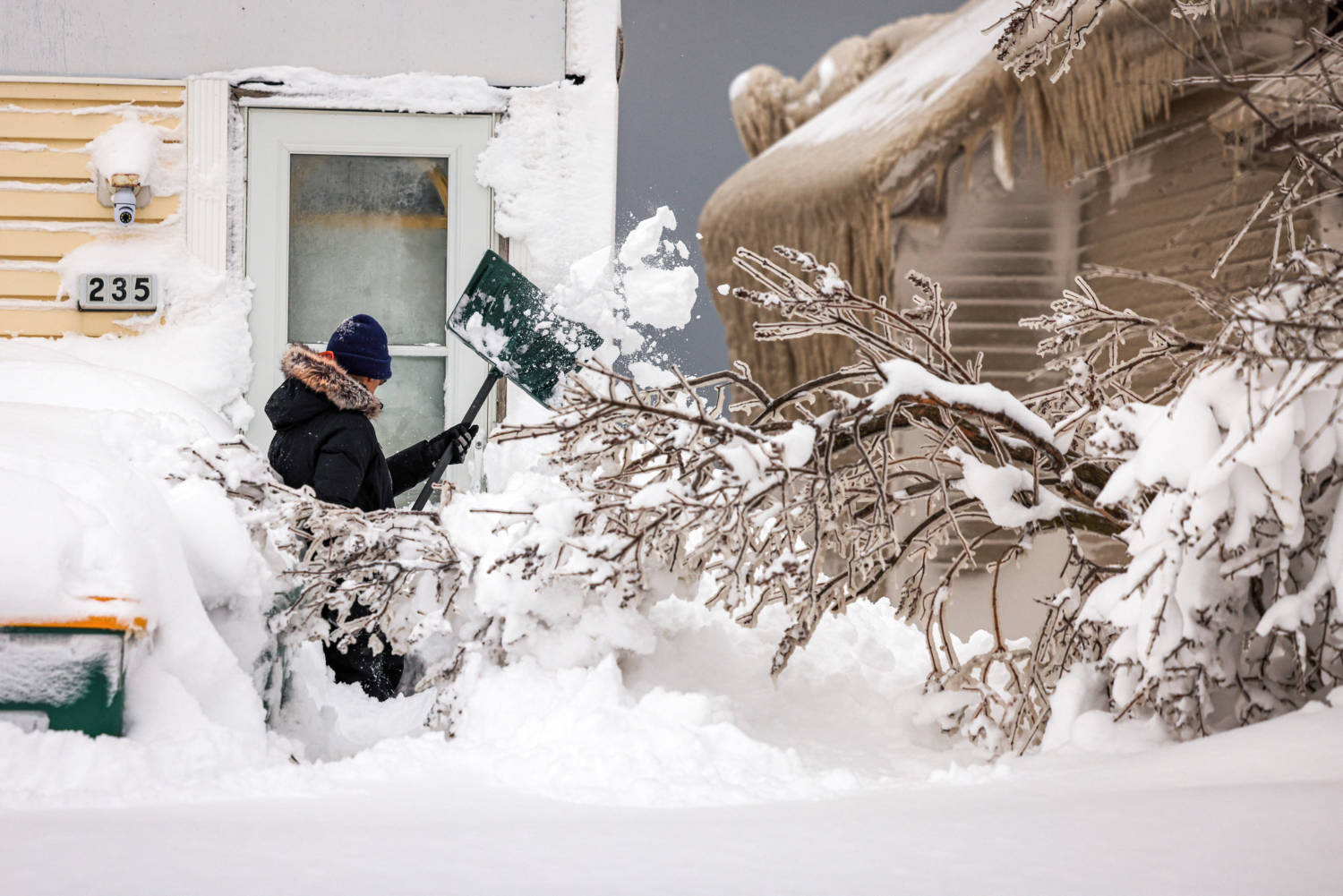 'Once-in-a-lifetime' blizzard kills at least 27 in western New York ...