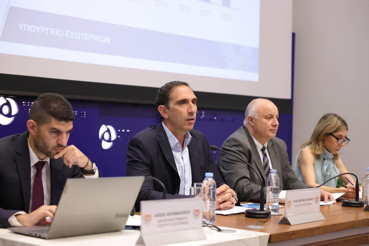 Υπουργός ΕΥπουργός Εσωτερικών – Σ
