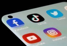 File Photo: Facebook, Tiktok, Twitter, Youtube And Instagram Apps Are Seen On A Smartphone In This Illustration Taken, July 13, 2021. Reuters/dado Ruvic/illustration/