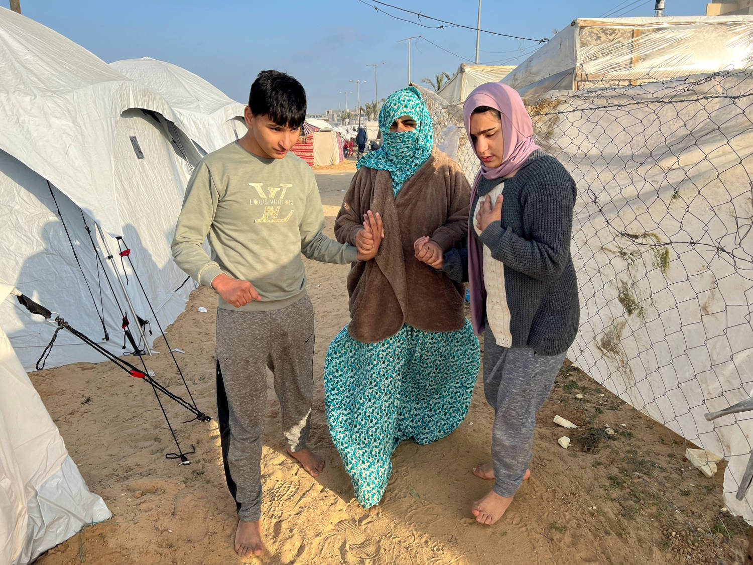 Tents flooded as Gaza rain worsens misery of displaced families | en ...