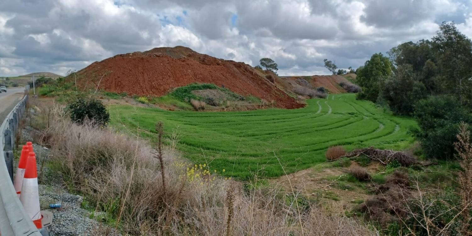 Contractors turn areas into waste sites [PHOTOS] | en.philenews.com
