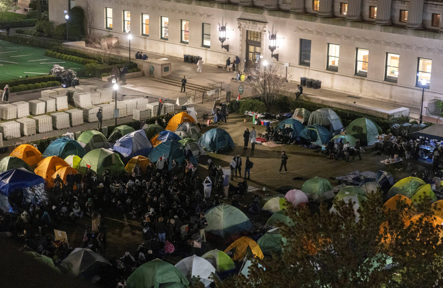 Columbia, Us Colleges On Edge In Face Of Growing Protests