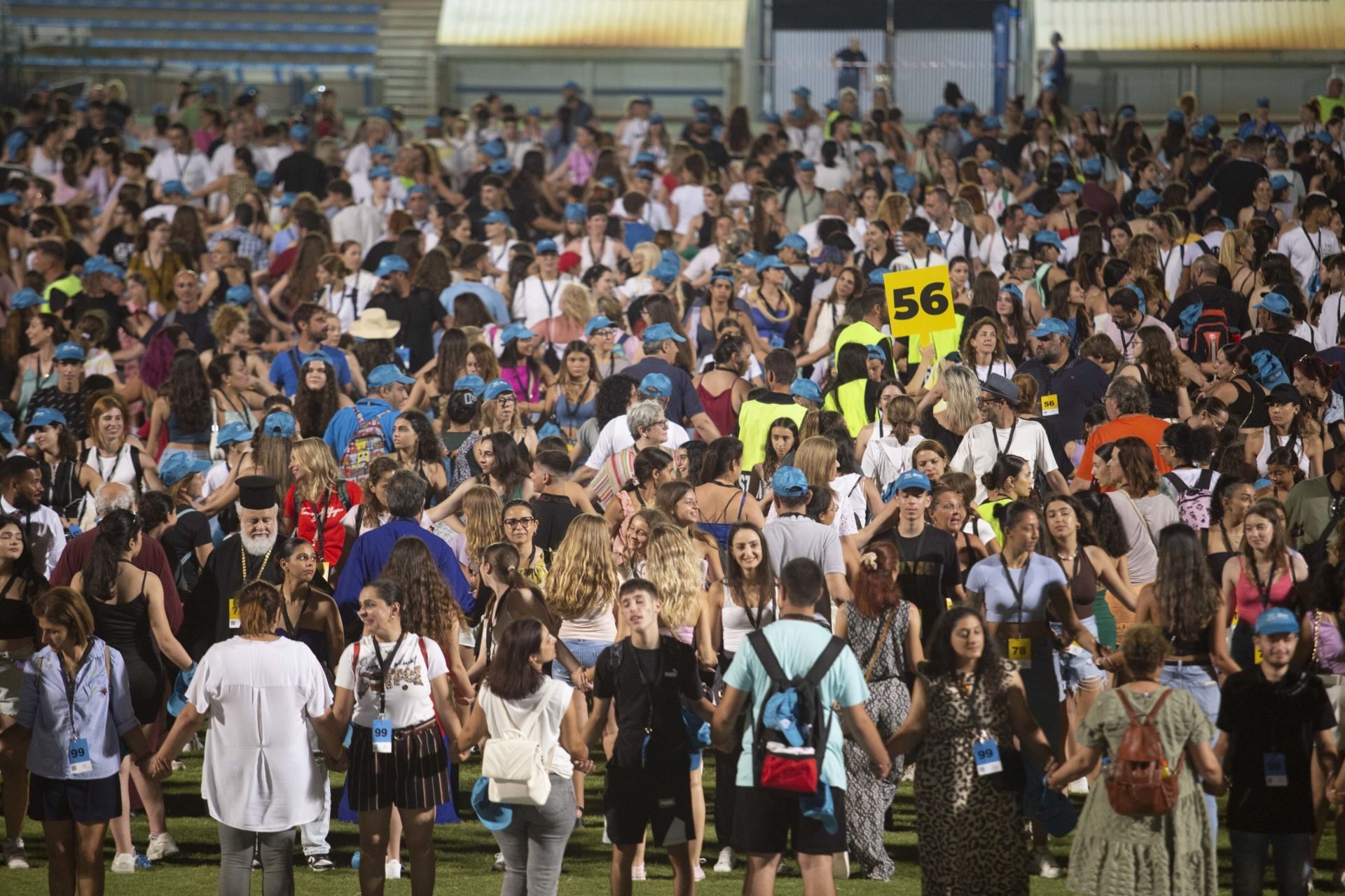 Guinness World Record Human Chain Wrists