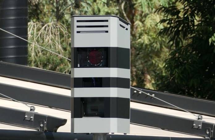 Kameres Cameras Red Light Traffic Fine Fines