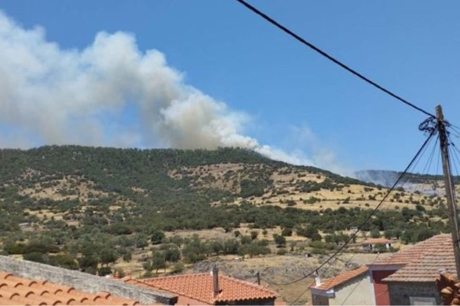 Major Fire Broke Out In Lesbos 8 Aircrafts Battle Blaze2