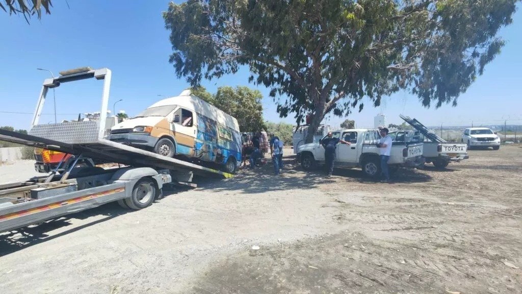 'sweep' Operation Underway For Illegal Caravans On Larnaca Beach