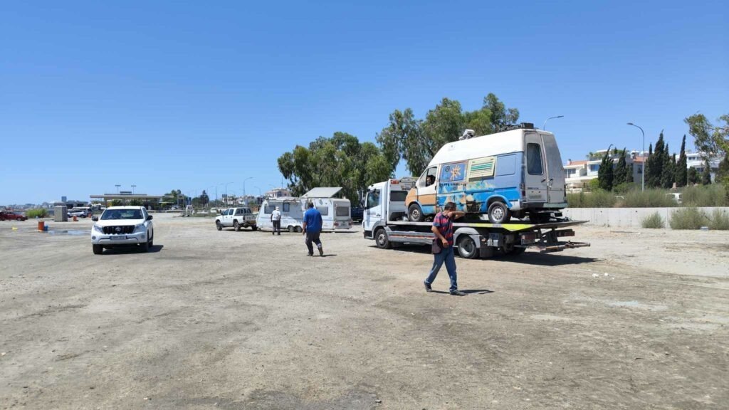 'sweep' Operation Underway For Illegal Caravans On Larnaca Beach2