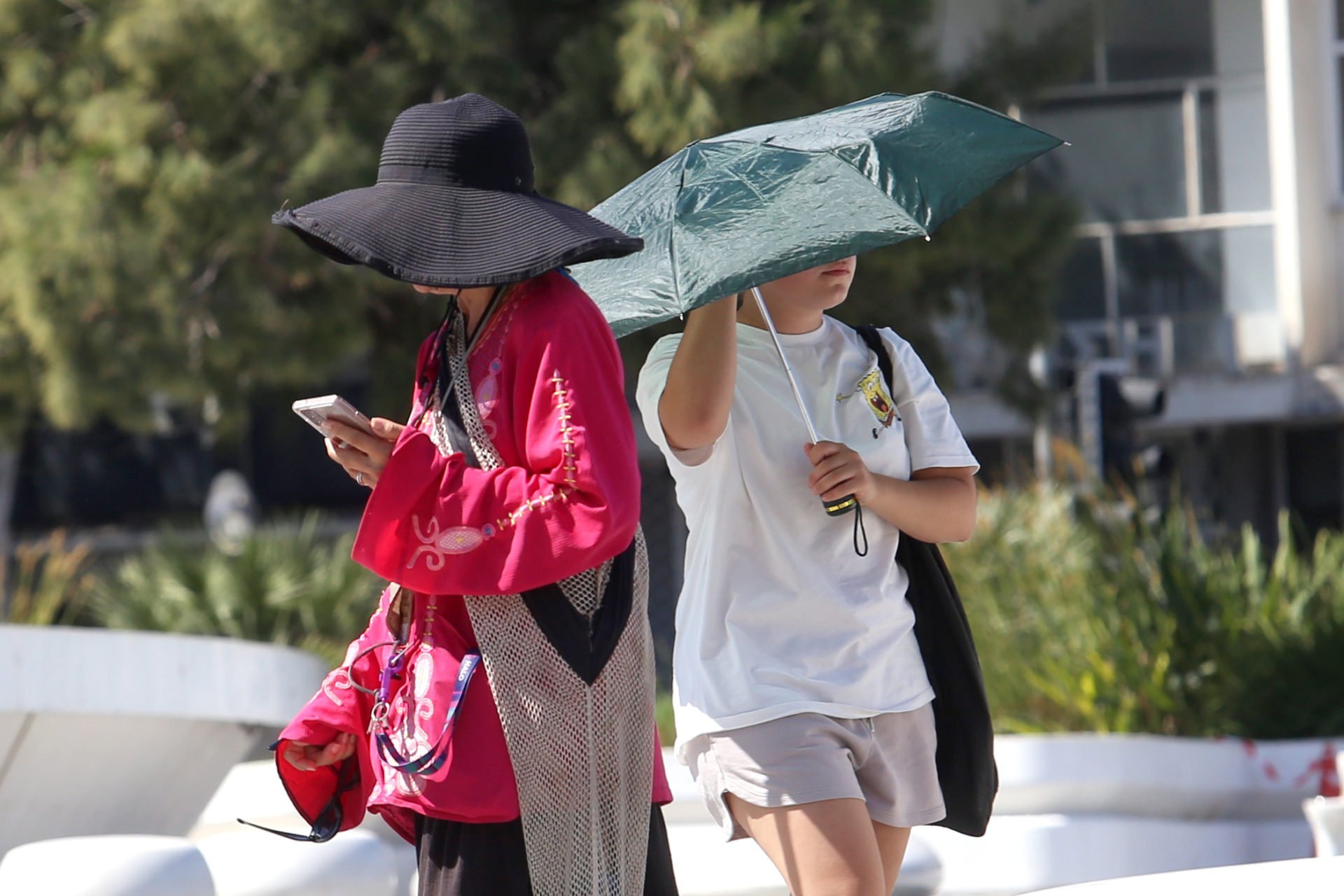 Temperatures To Finally Drop Below 40 C