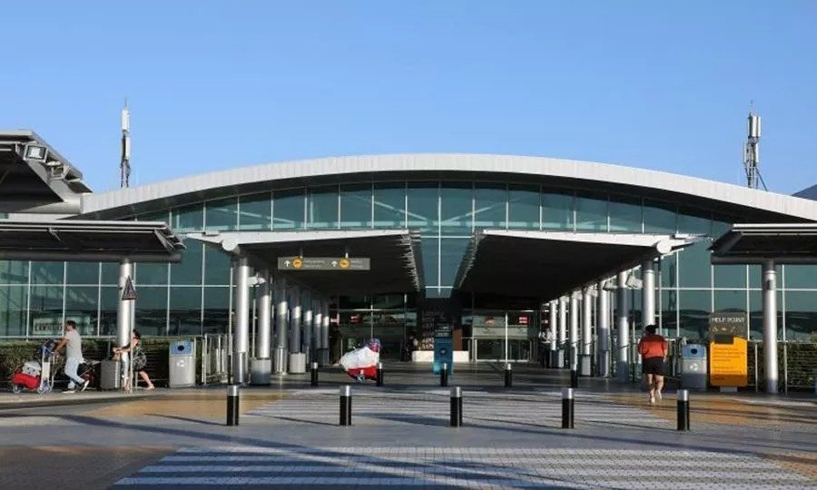 Tsakwsan Sto Aerodromio