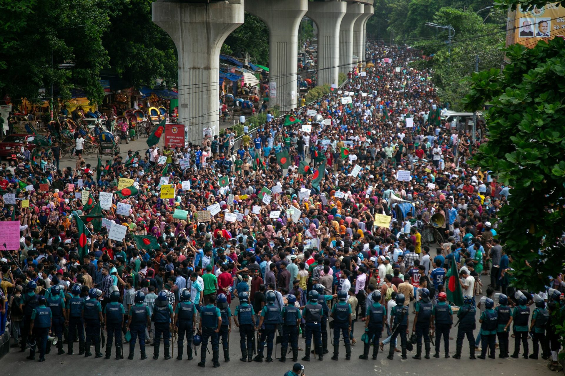 Bangladesh Pm Resigns After More Than 300 Killed In Protests