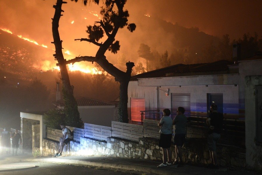 Greece Blaze Reaches Mount Pentelicus, Two Hospital Evacuations11