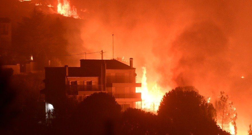 Greece Blaze Reaches Mount Pentelicus, Two Hospital Evacuations12