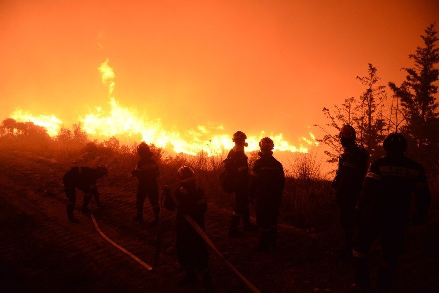 Greece Blaze Reaches Mount Pentelicus, Two Hospital Evacuations3