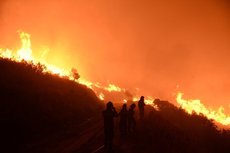 Greece Blaze Reaches Mount Pentelicus, Two Hospital Evacuations6