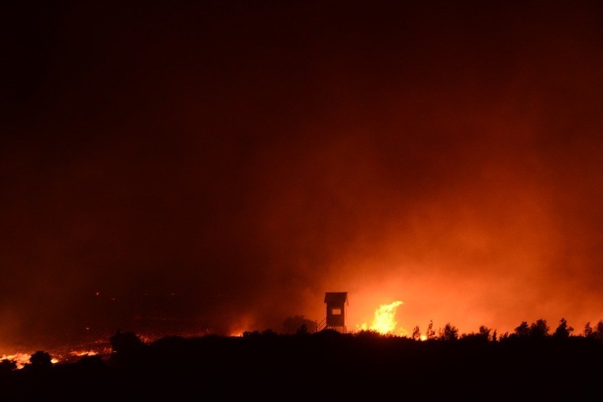 Greece Blaze Reaches Mount Pentelicus, Two Hospital Evacuations8