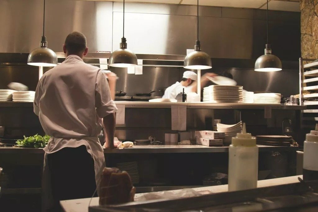 Parliament Unanimously Approves Stricter Undeclared Work Penalties
