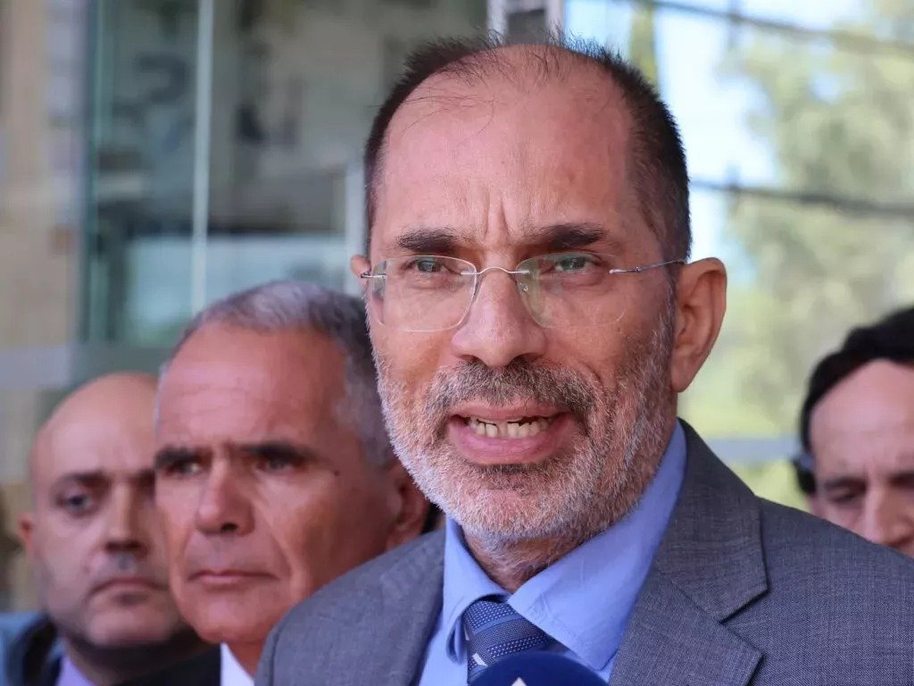 Former Auditor General Calls For United Front Against Corruption