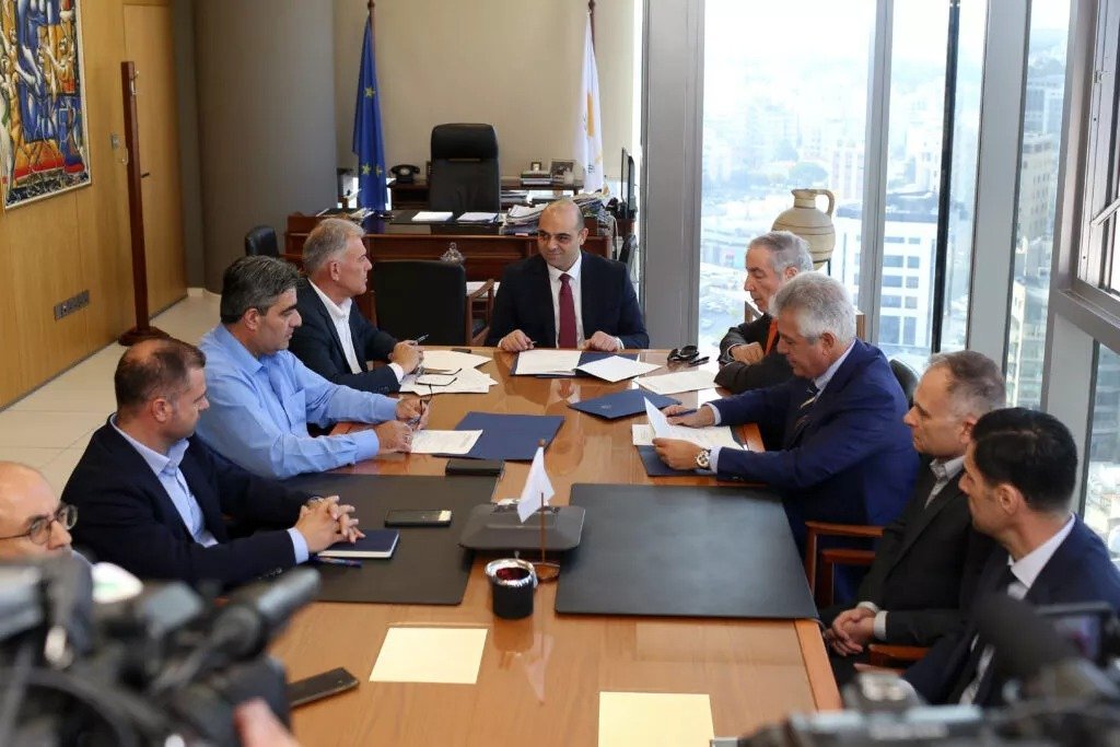 Hotels And Unions Sign Collective Agreement Through 2027