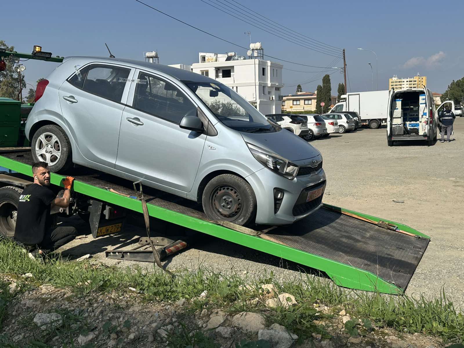 Authorities Retrieve Car Allegedly Involved In Police Killing Of Pakistani Migrant