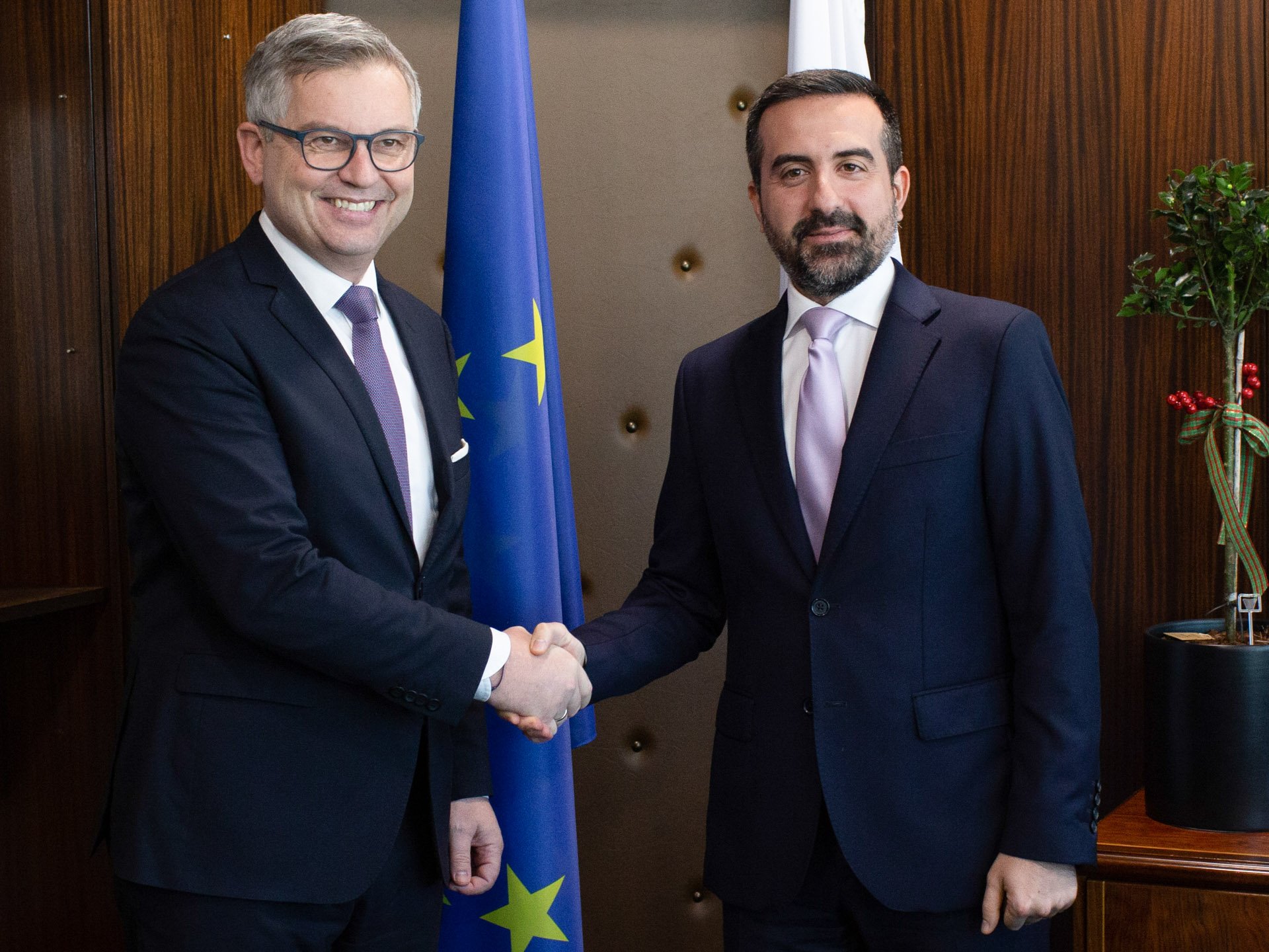 Υφυπουργός Μετανάστευσης και Διεθ