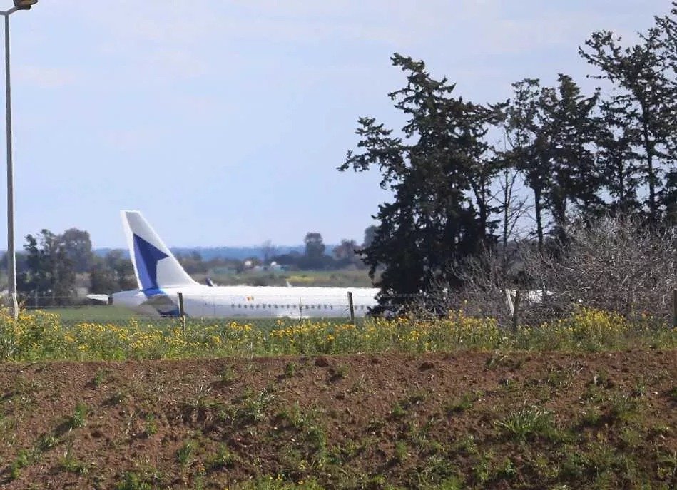 Security Forces Arrest Moldovan Passenger At Larnaca Airport (video)