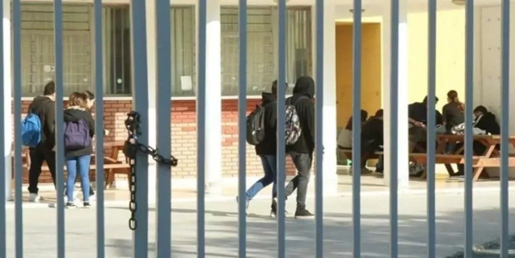 Some Schools Still Force Students Outside During Breaks Despite Freezing Temperatures