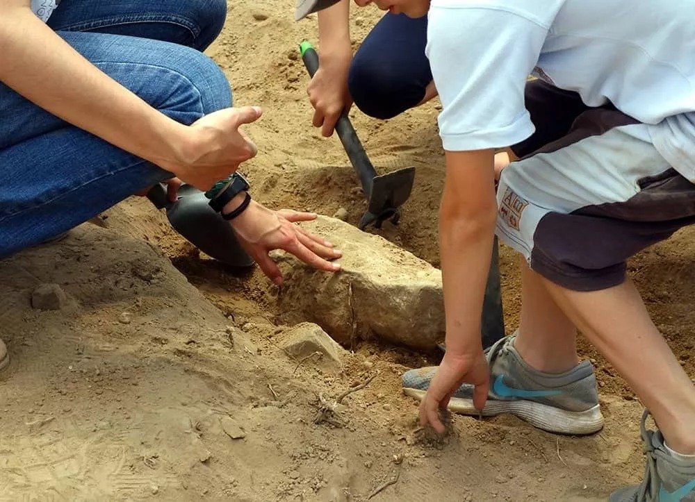 Bronze Age Necropolis Dating To 2000 Bc Discovered During Park Construction In Nicosia