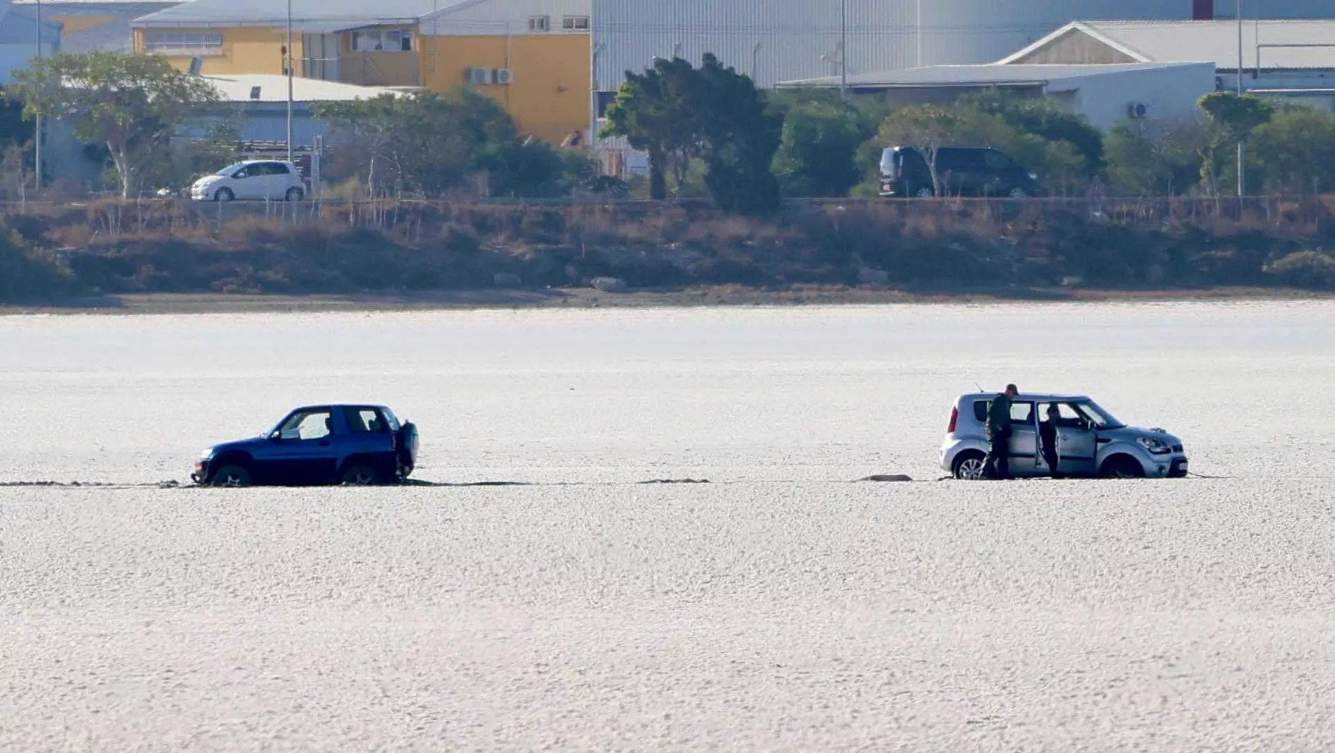 Cars Stuck At Larnaca Salt Lake For A Week Removed After Seven Hour Operation