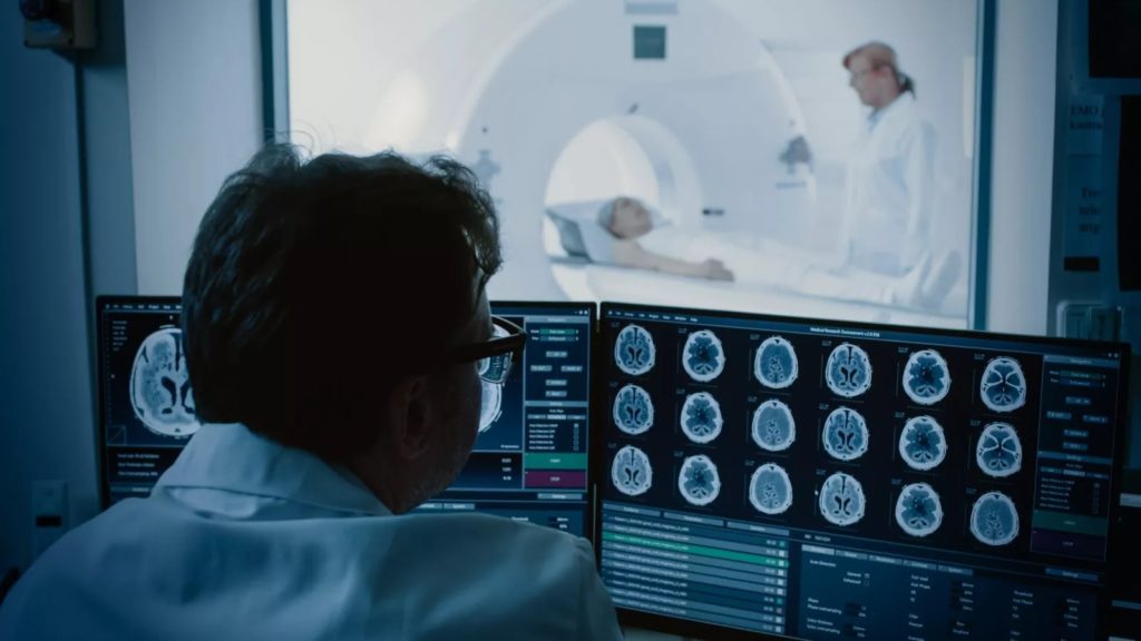 Doctors And Radiologists Clash Over New Imaging Centre Law