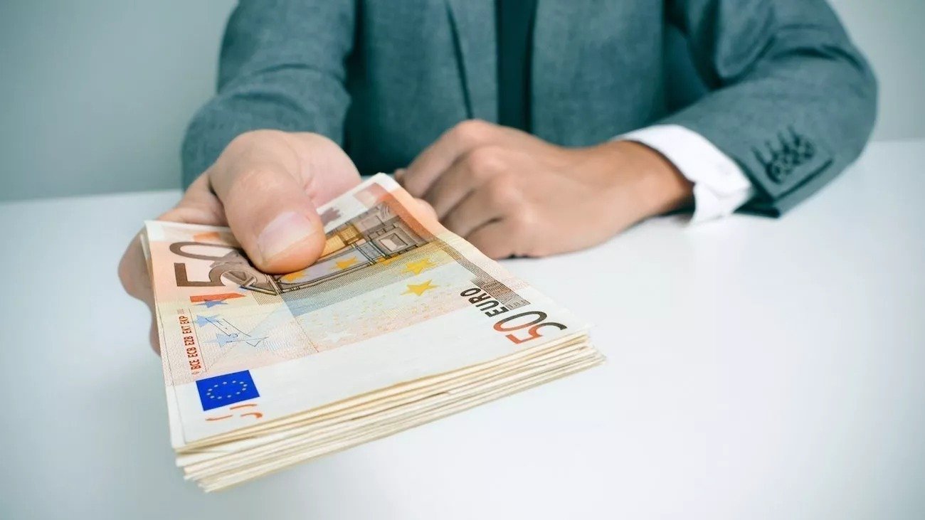 How Much Do Cypriots And Foreigners Earn For The Same Work In Cyprus