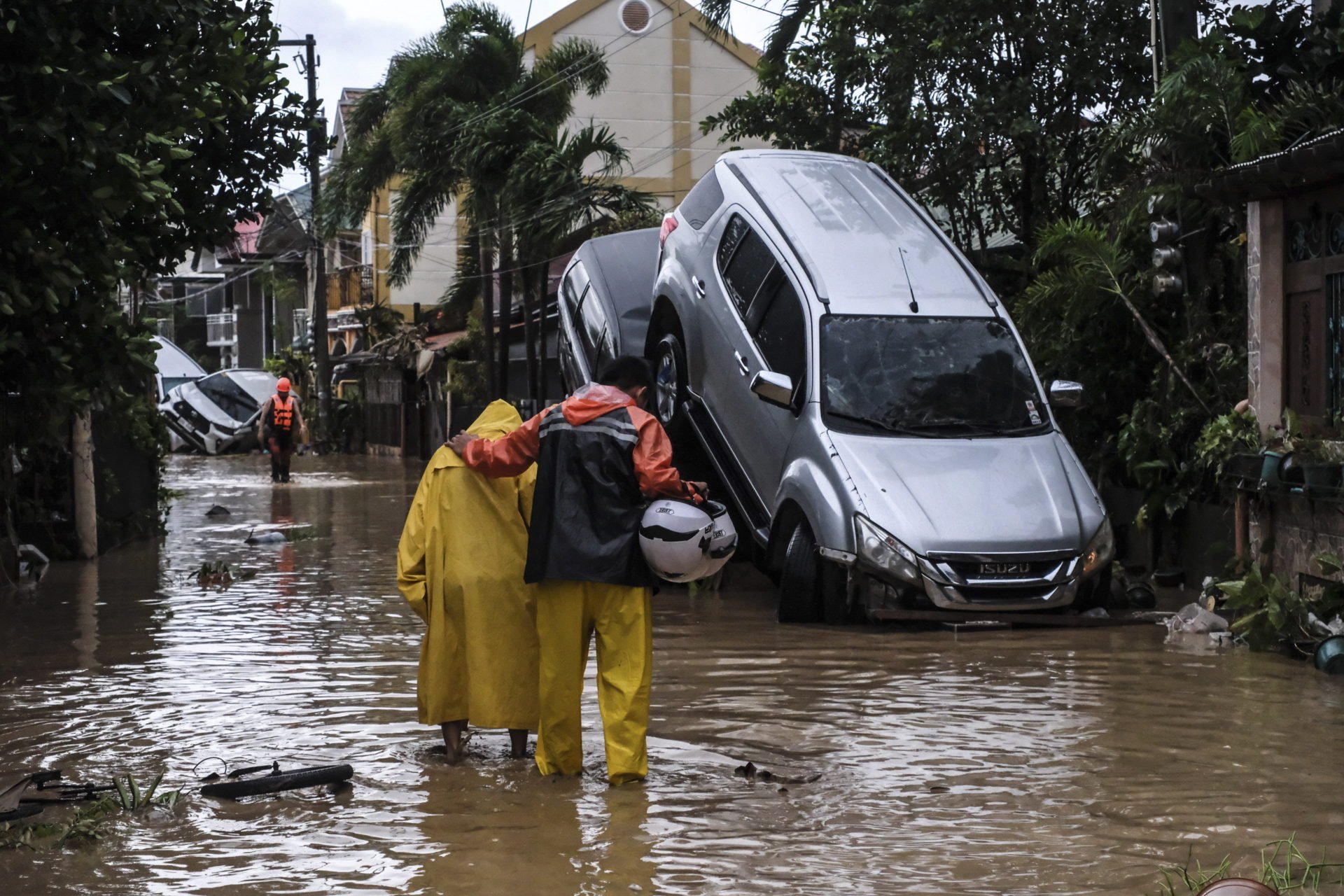 Typhoon Kalmaegi Crosses Central Philippines Region