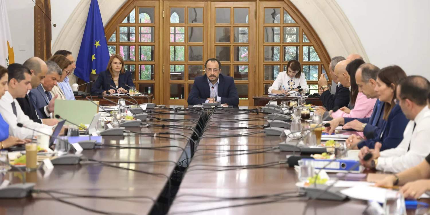 Christodoulides Reshuffles Cabinet With Centre Right Shift As Edek Threatens To Quit Government