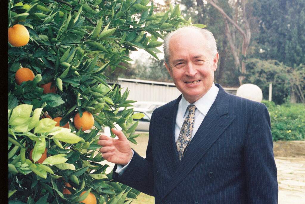 000032a 1 1024x685