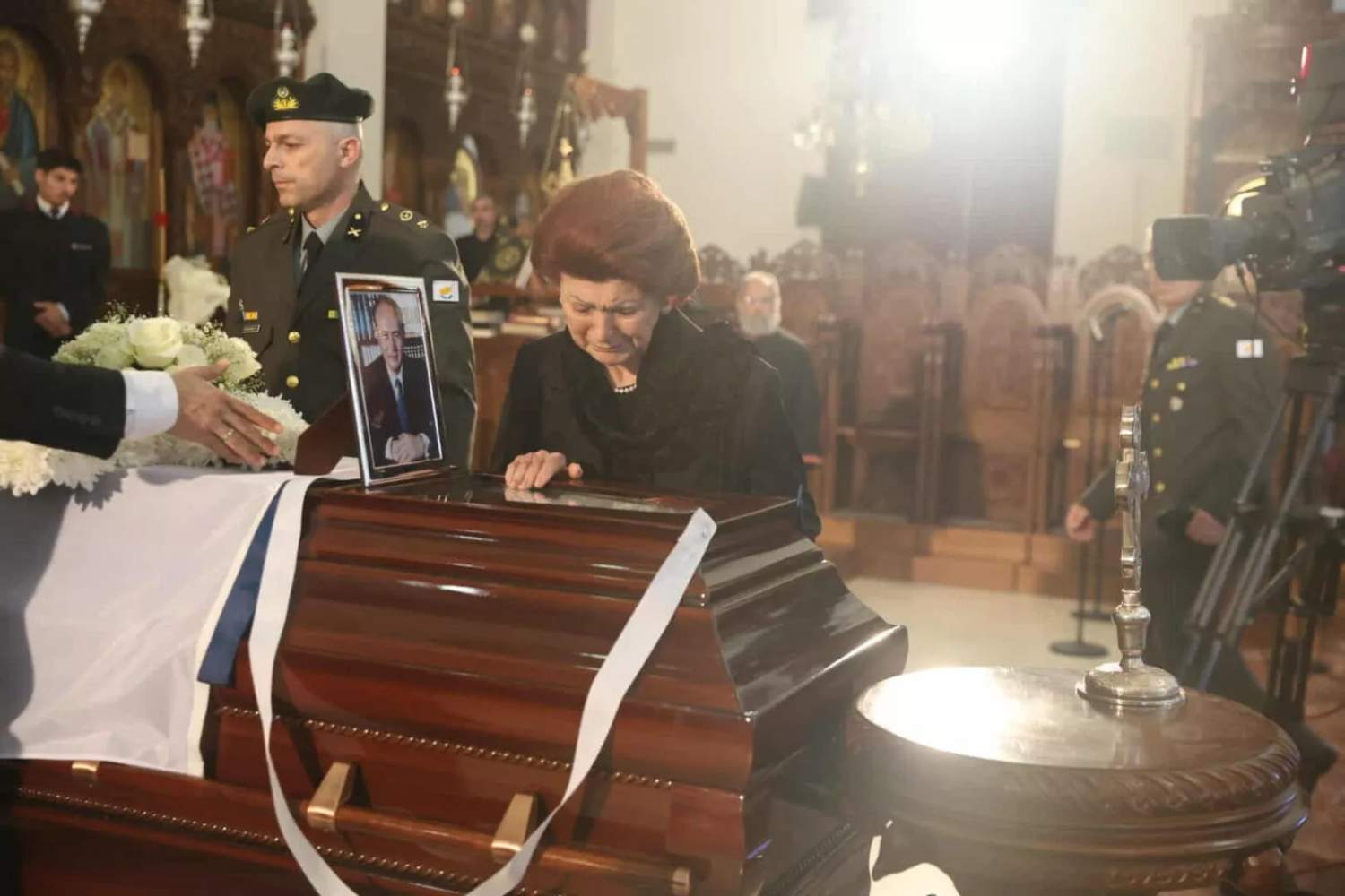 People And State Bid Final Farewell To George Vassiliou (photos)