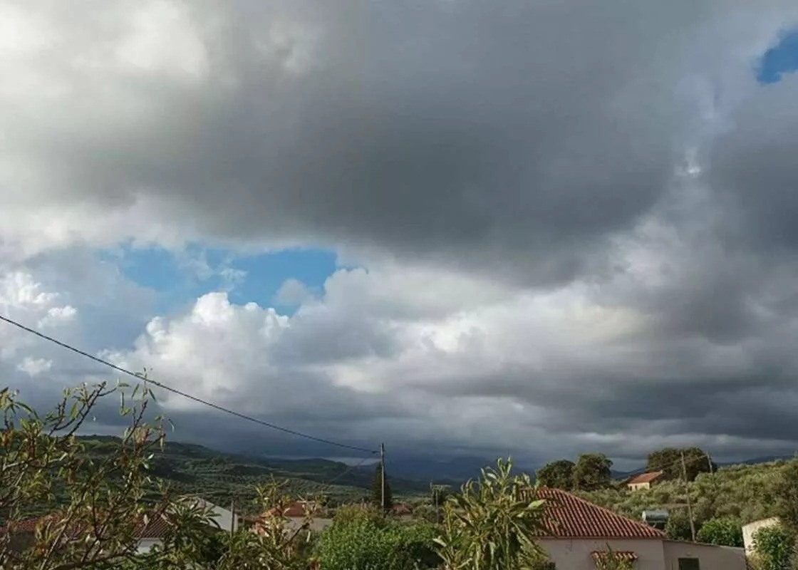 Heavy Rain And Thunderstorms Expected As Weather Warning Issued