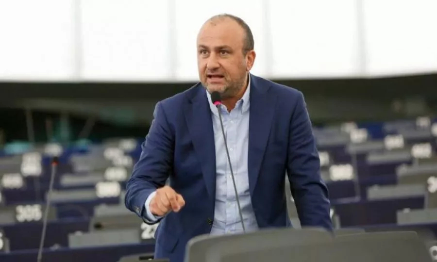 Corruption Allegations Force Alma To Drop Papadakis From Election Ballot
