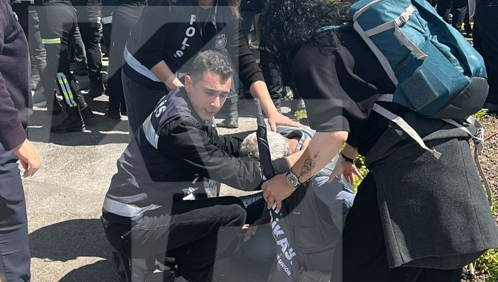 Protesters storm occupied north “parliament” building during general strike; injuries reported