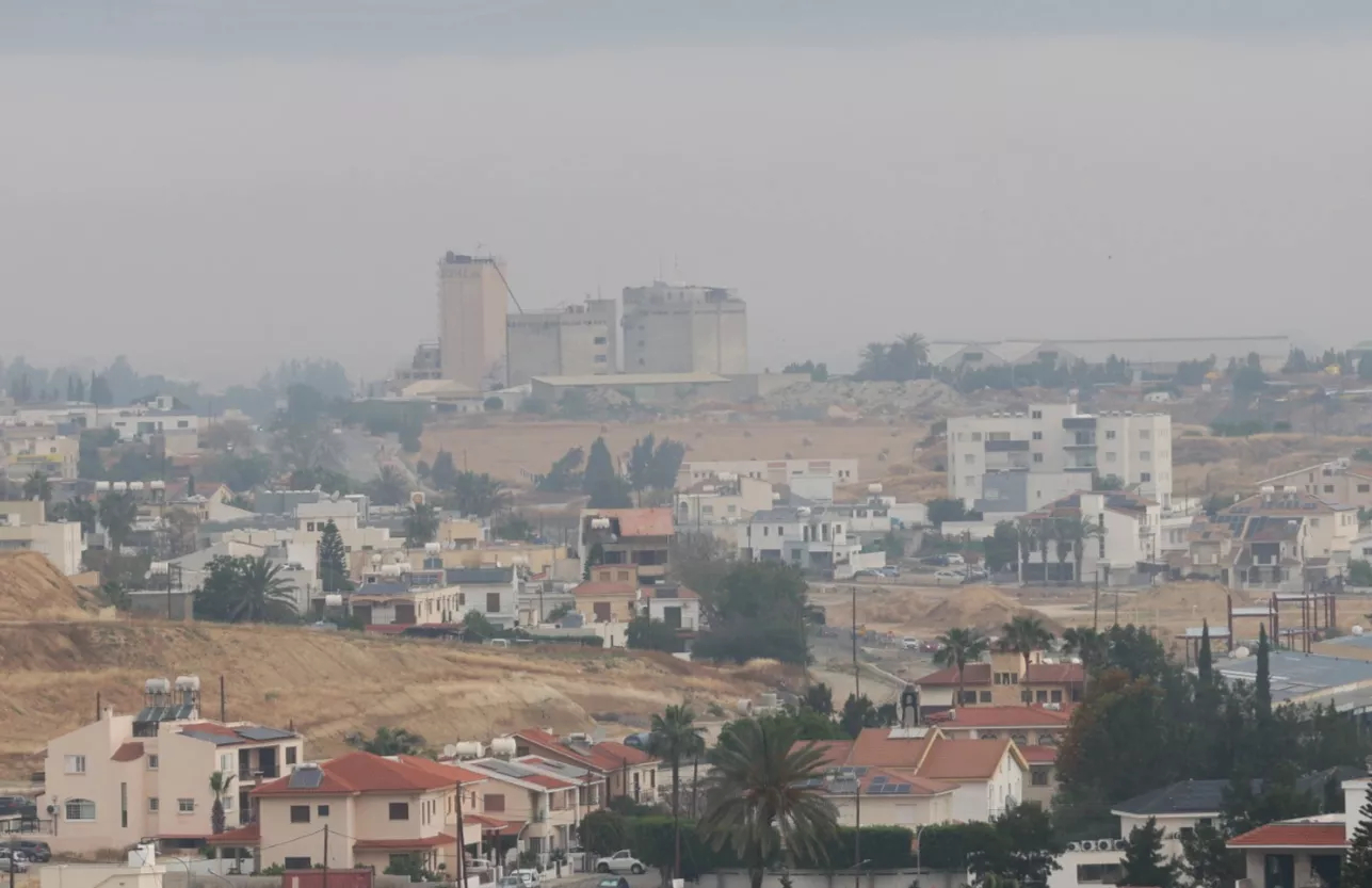 Dust In The Air As Temperatures Rise (photos)