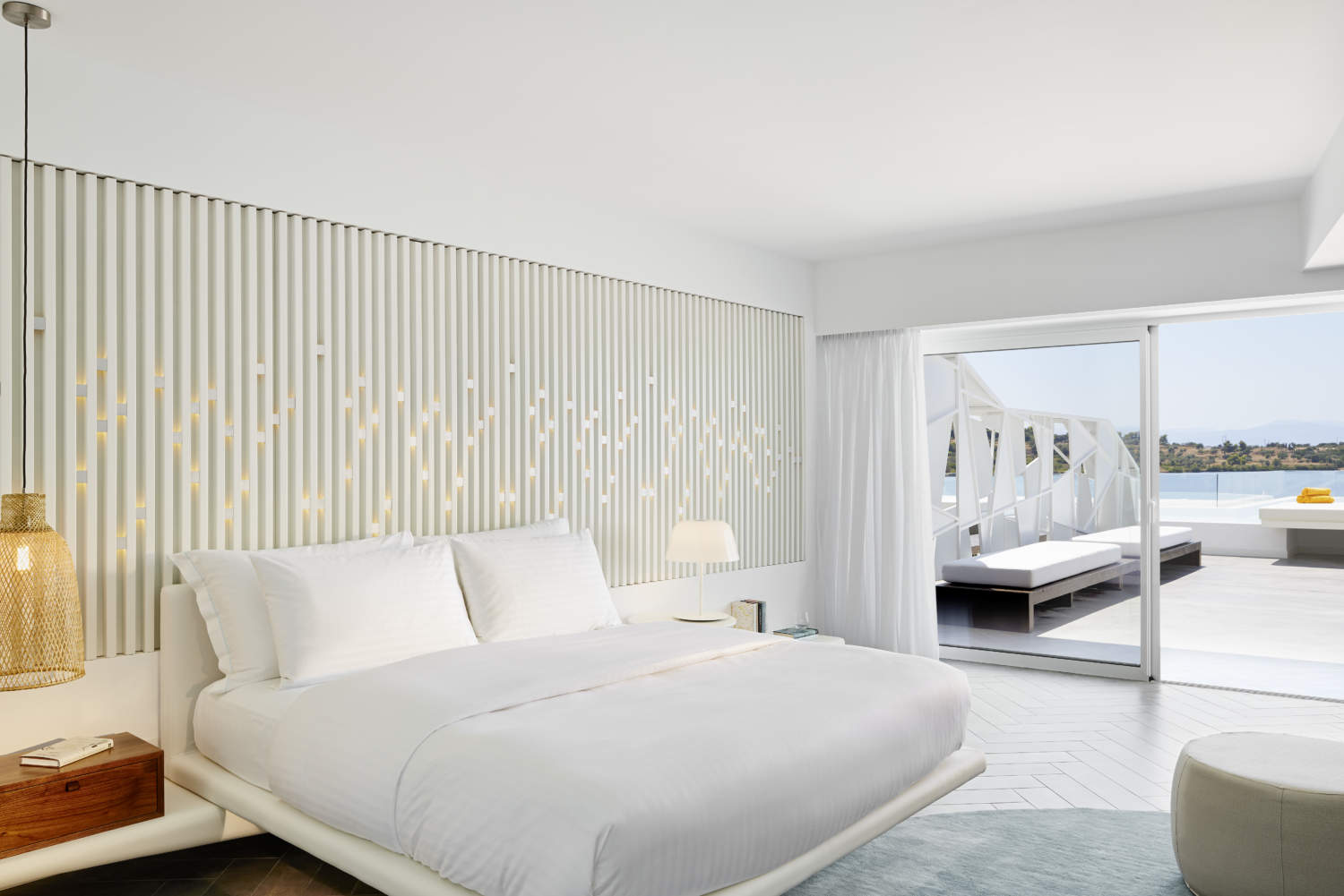 Luxx Suite With Shared Plunge Pool & Sea View