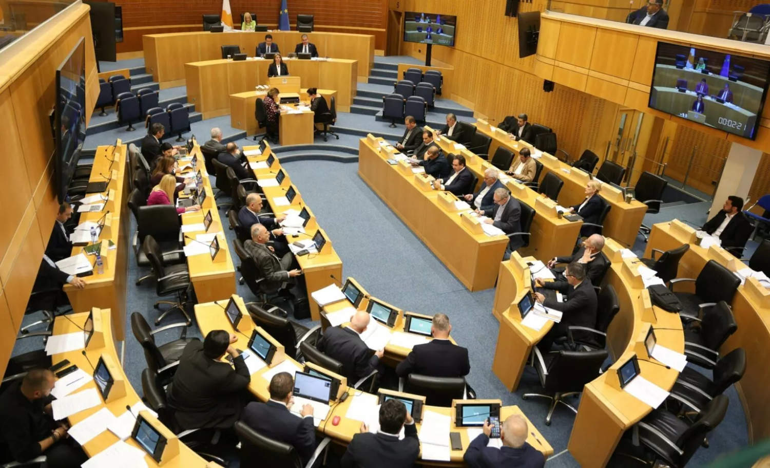 Twenty Seven Mps Leave Parliament With Gratuities Of Up To €250,000