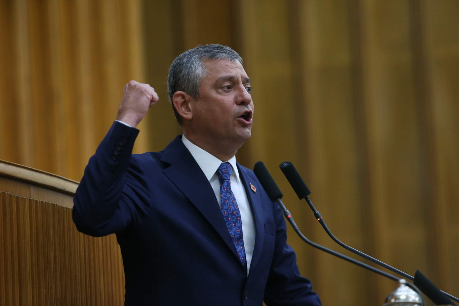 Ozel Addresses Chp Caucus