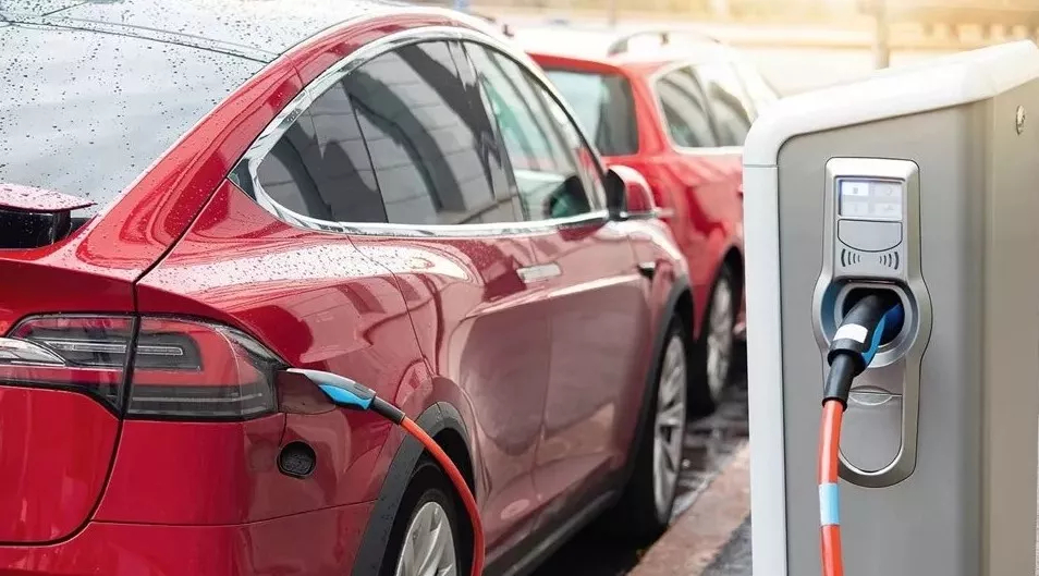 Major Shift To Hybrids In 2026 — They Now Account For More Than 50% Of New Registrations