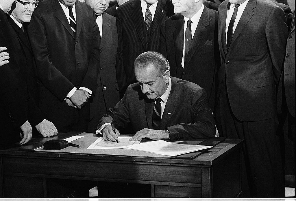 Pres Lb Johnson Signs The 1968 Civil Rights Bill Wkl