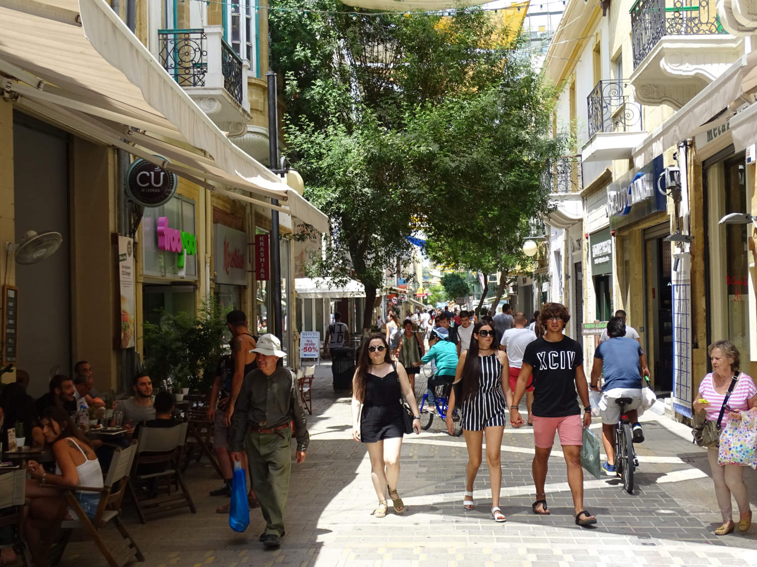 Street Scene Old City Nicosia Cyprus 01 2828366954402 29