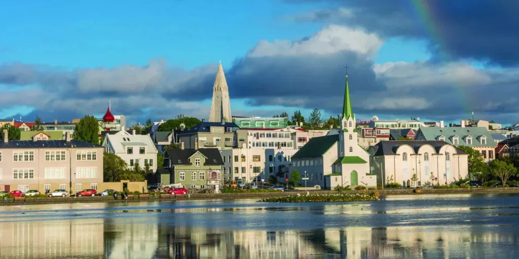 Reikiavik Islandia.webp 1024x512